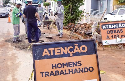 Após apelo de lojistas, prefeita de Palmeira se reunirá com Águas do Sertão para discutir cronograma de obras no comércio