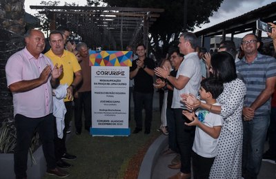 Prefeito Marcelo Beltrão entrega Praça Dr. Lima Castro requalificada