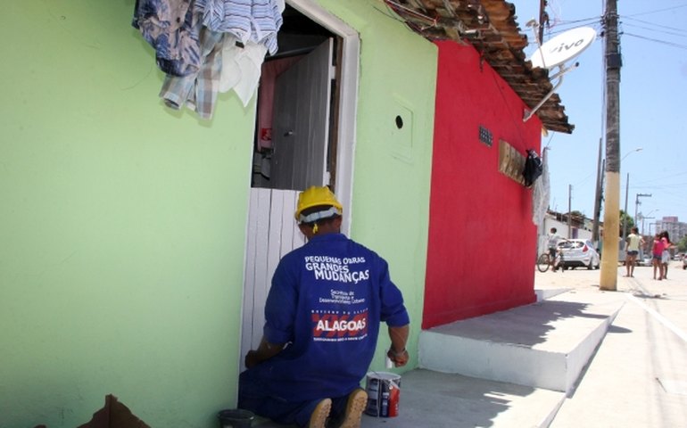 Pequenas obras: Estado vai reformar casas nas grotas de Maceió