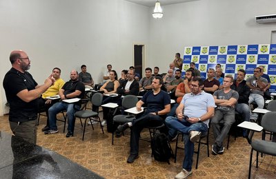 Alunos do curso de Engenharia de Manutenção Bélica realizam visita técnica à Polícia Científica
