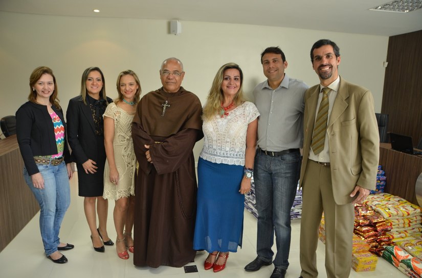 OAB Alagoas doa alimentos e fraldas ao Lar Santo Antônio de Pádua