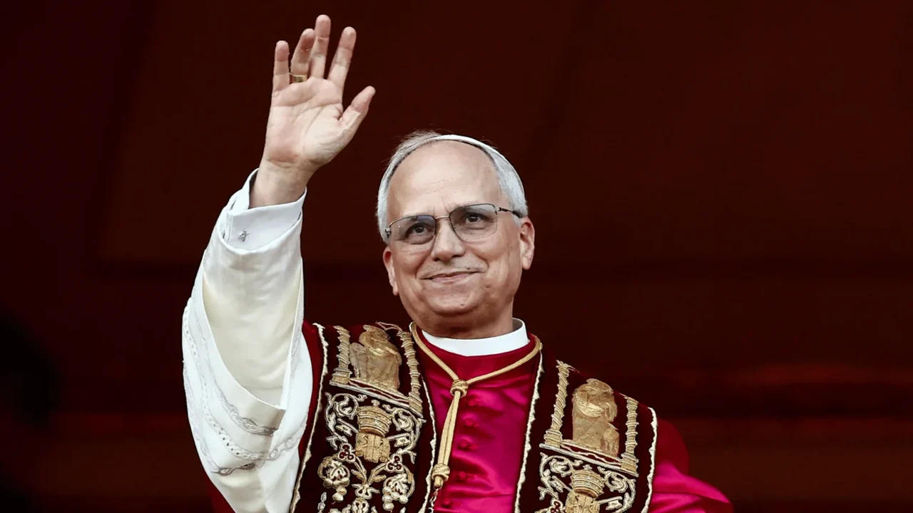 Papa Leão XIV defende paz sem armas em primeira celebração de Natal no pontificado