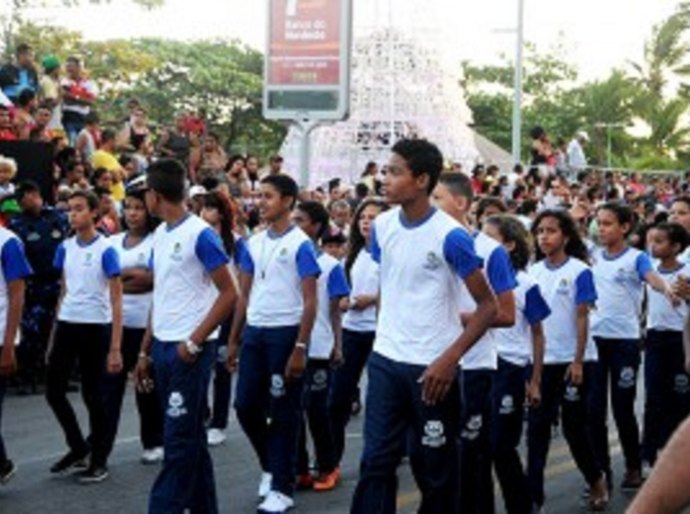 Alunos da Semed participam de Desfile Cívico nesta sexta