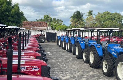 Codevasf e Conagreste entregam 111 tratores para fortalecer a agricultura familiar em Alagoas