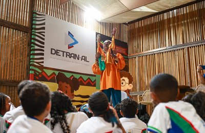 Com minicircuito, contação de histórias e brincadeiras, Detran leva educação para o trânsito à 11ª Bienal do Livro