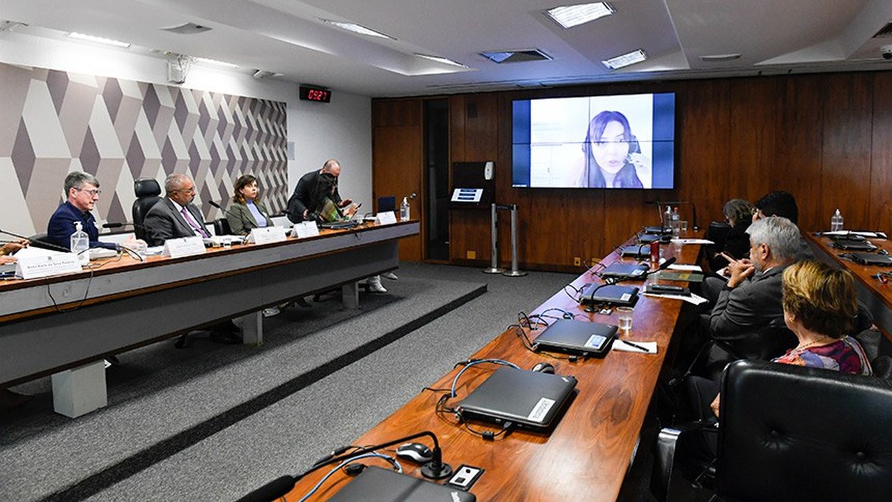 Violência na escola exige ação integrada entre Estado e sociedade, aponta debate