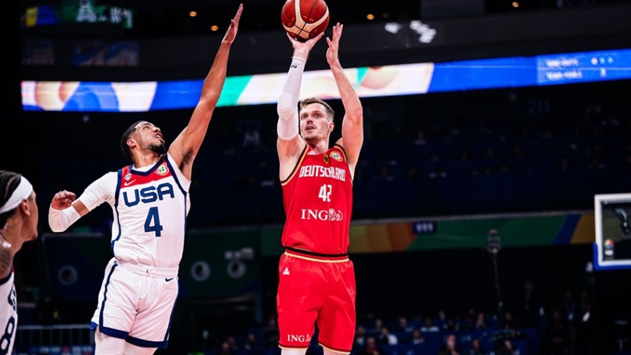 Comissário da NBA indica possibilidade de reeditar formato do All-Star Game com duelo entre conferências