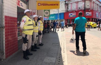 Policiamento de proximidade garante segurança no Centro para compras de Natal