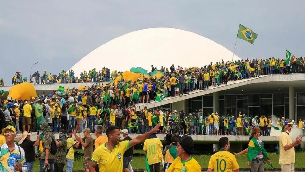 Trinta e cinco presos em atos golpistas disputaram eleições