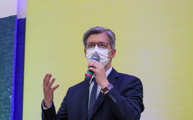 Educação orienta servidores sobre procedimentos para dar entrada no retroativo dos biênios