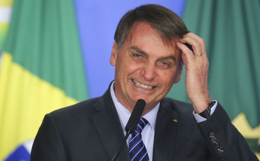 Bolsonaro almoça com embaixador para comemorar independência dos EUA