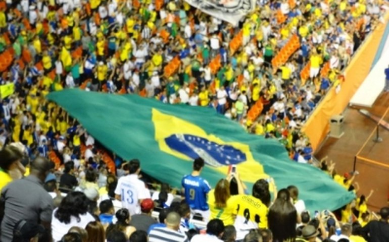 Decreto fixa horário de expediente em dias de jogo do Brasil