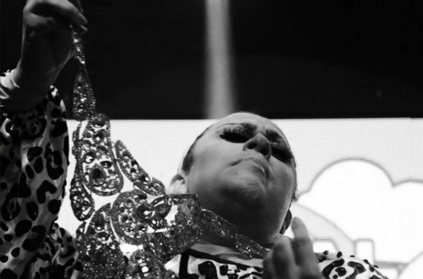 Drag alagoana Rebeca Big Mac celebra cultura e diversidade com show gratuito em Maceió