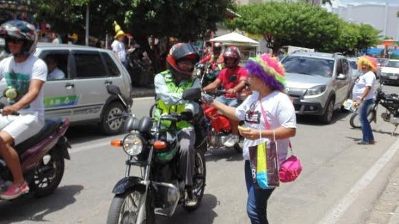 Campanha educativa sensibiliza motoristas e motociclistas em Arapiraca