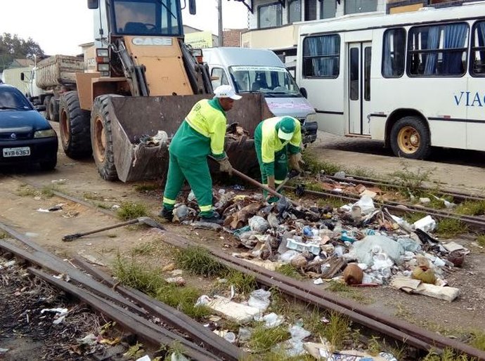 Toneladas de entulhos são retiradas diariamente das ruas de Arapiraca