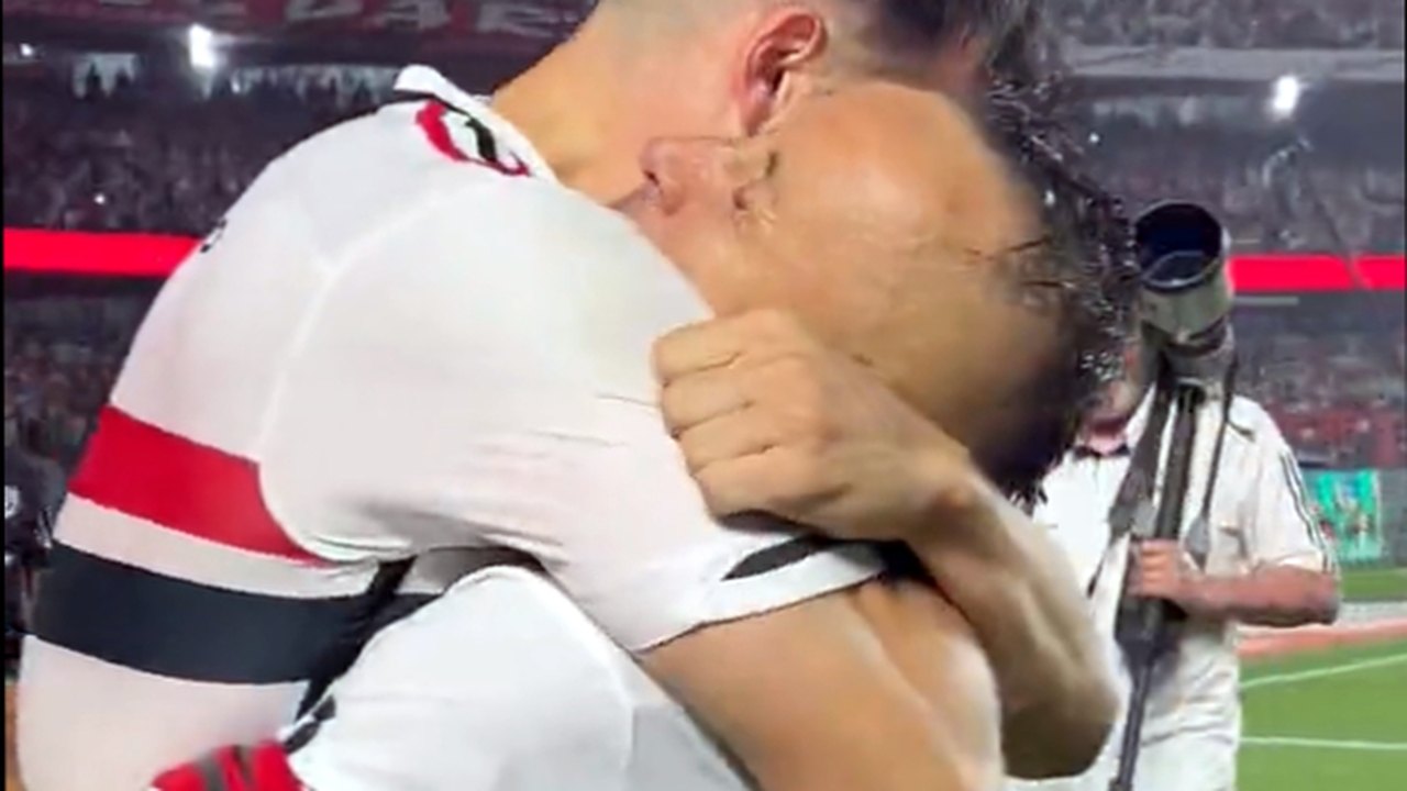 São Paulo elimina Corinthians por 2 a 0 no Morumbi