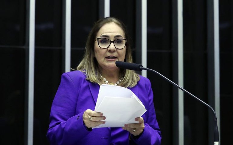 Câmara aprova projeto que cria mecanismos de transparência e controle social na educação