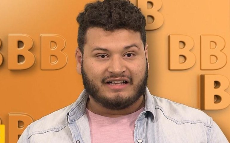 Assexual, ex-BBB Victor Hugo conta que também se considera bissexual: 'Se estiver apaixonado, pode rolar sexo'