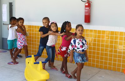 Creche recém-inaugurada no Vergel atende crianças para evoluir no aprendizado e interação