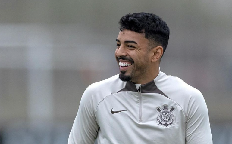 Matheus Bidu celebra pausa nos jogos do Corinthians: 'Foi muito importante para nós'