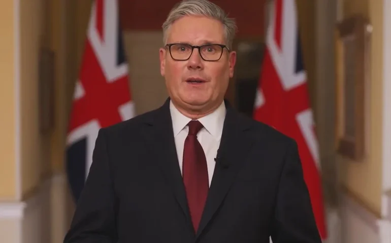 Starmer reforça que Reino Unido não participará de guerra no Irã e defende coalizão para reduzir tensões