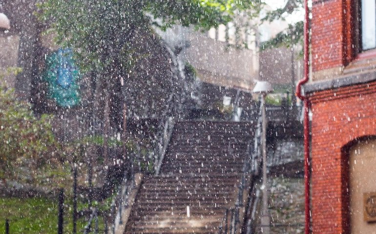 Chuvas intensas acendem alerta para aumento de dengue