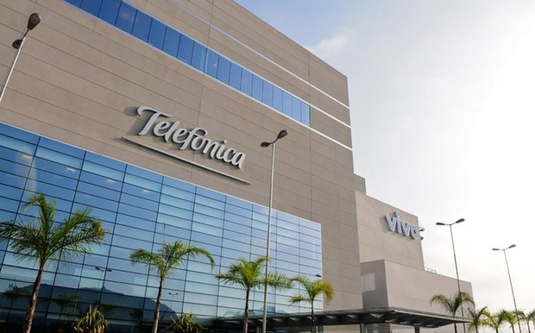 Telefônica Brasil tem lucro líquido de R$ 2,628 bi no 4º trimestre; salto de 103,2%