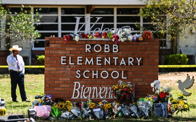 Polícia teve 'falhas críticas' durante massacre a escola em Uvalde, conclui o Departamento de Justiça dos EUA