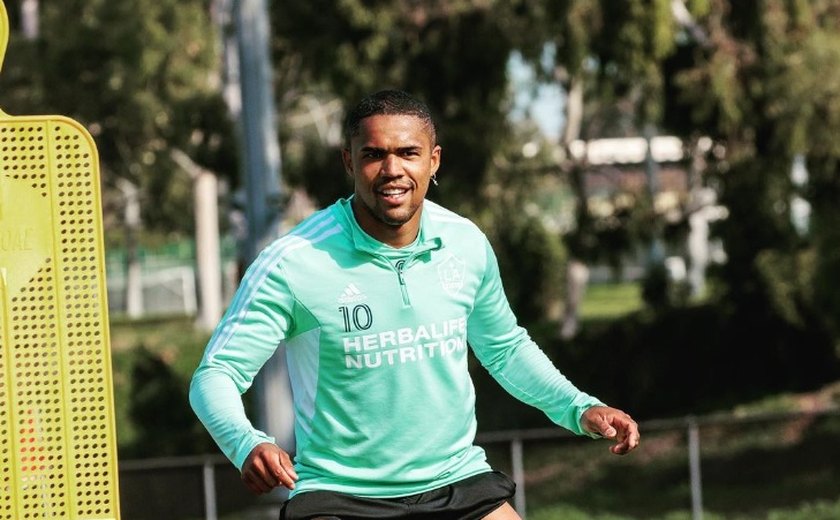 Douglas Costa entra em acordo com a diretoria do Fluminense e rescinde após apenas 22 jogos