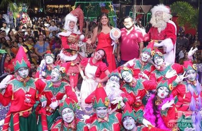 Prefeita Marcela Gomes abre em momento mágico os festejos natalinos de Novo Lino
