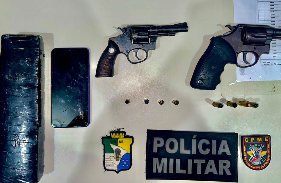 Dois suspeitos de roubar motorista de aplicativo morrem após confronto na Barra dos Coqueiros; adolescente foi apreendido