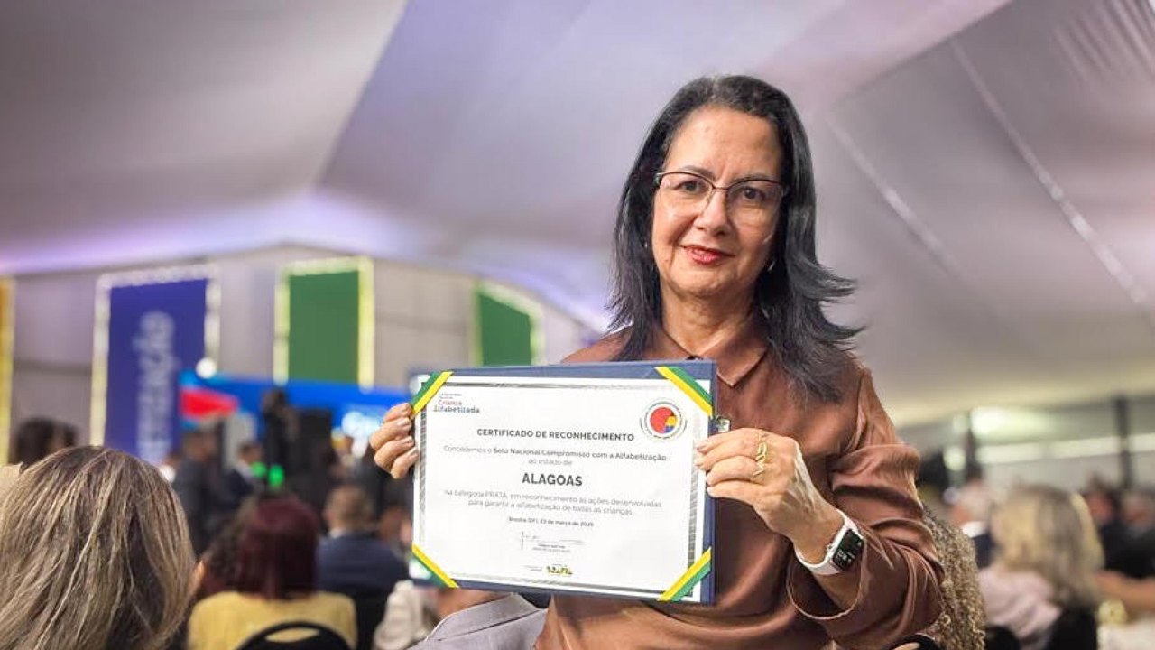 Alagoas recebe Selo Prata de Alfabetização em Brasília e consolida sucesso do Regime de Colaboração