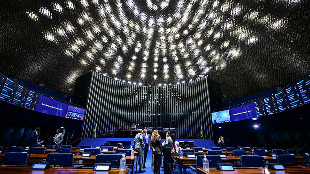 Senado pode concluir 1º turno da votação sobre fim da jornada 6x1