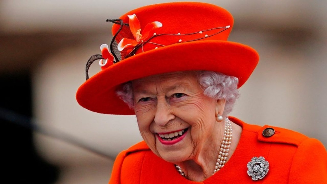Rainha Elizabeth II caminha para 15º premiê em 70 anos de reinado