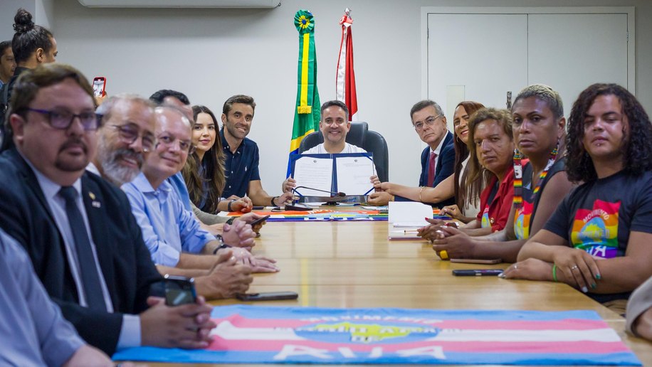Paulo Dantas sanciona lei que cria o Programa Novo Lar, Nova Vida