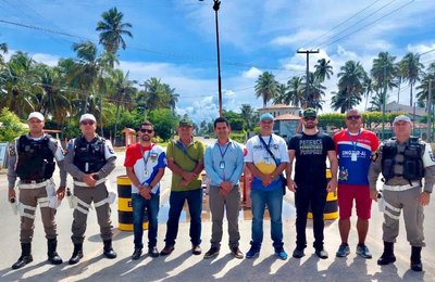 Setur fiscaliza transportes turísticos em Maragogi visando melhorar a qualidade do atendimento ao turista