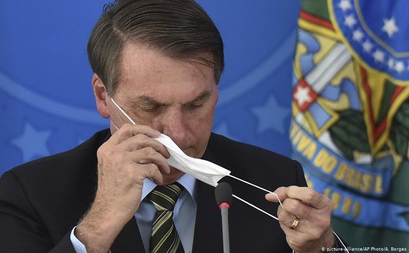 Governo comprará vacina, mas &#8216;não ao preço que um caboclo aí quer&#8217;, diz Bolsonaro