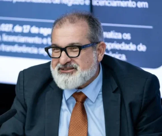 Ministro dos Transportes vistoria avanço das obras da ponte entre Alagoas e Sergipe nesta segunda (28)