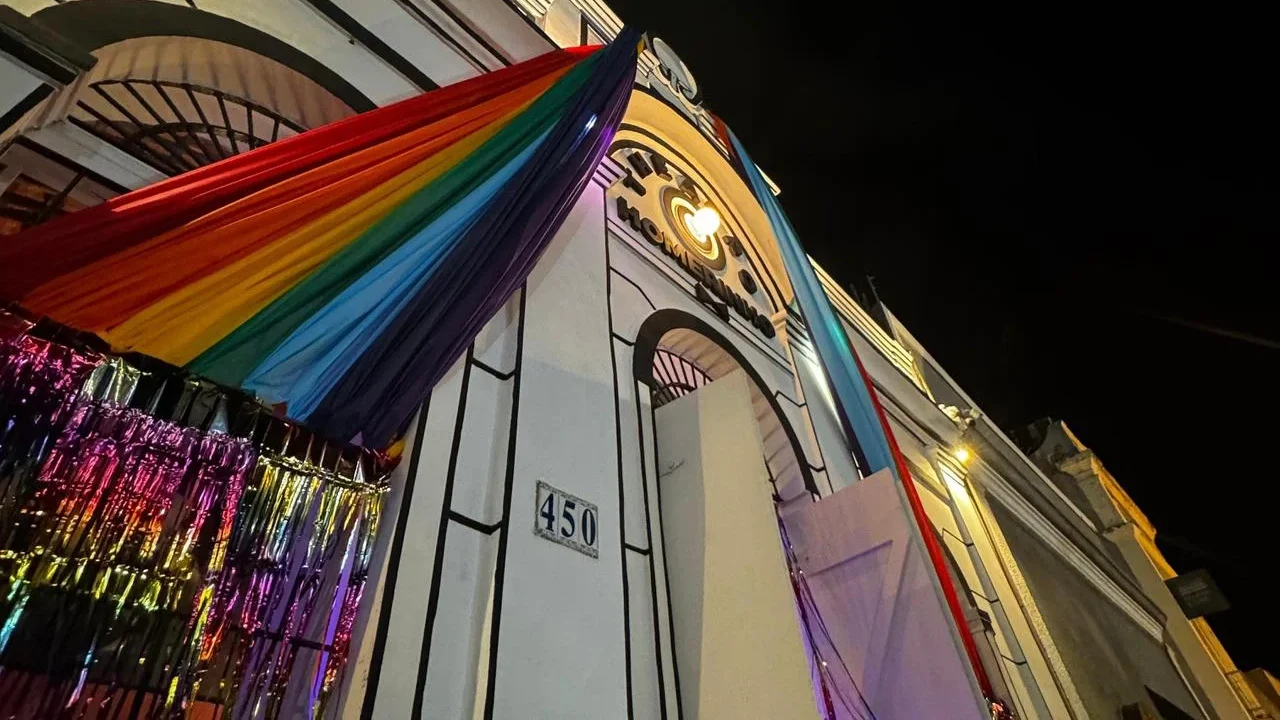 Homerinho Ô de Fora leva música e festa à rua em mais uma noite de prévias no Jaraguá