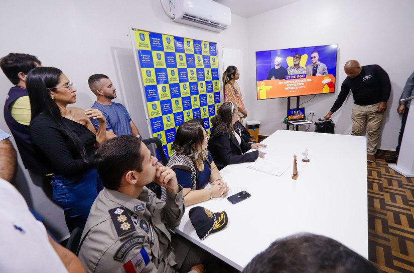 Prefeita Tia Júlia anuncia programação oficial do FIPI em entrevista coletiva