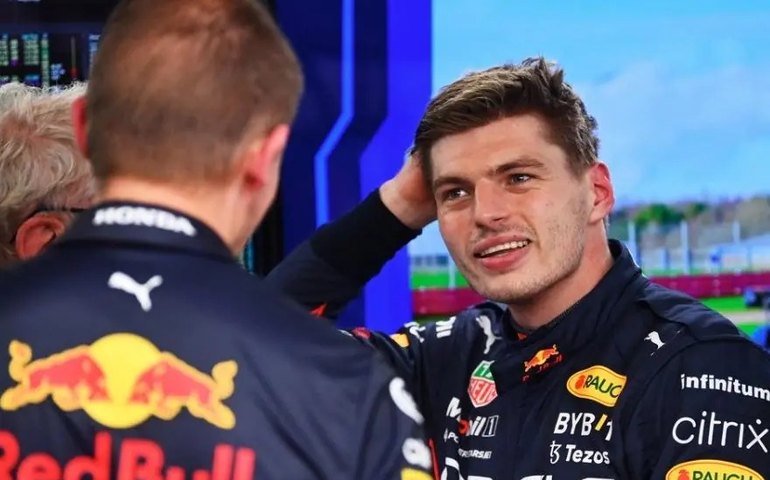 Verstappen faz corrida memorável saindo da 14ª posição e vence GP da Bélgica