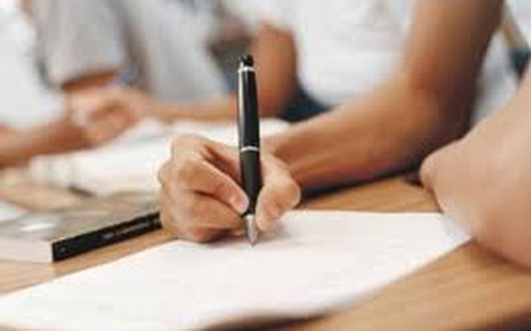 Mais de 130 concursos abertos reúnem 16,9 mil vagas no país