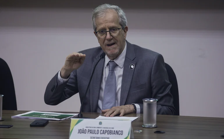 João Paulo Capobianco destaca investimentos recordes e queda no desmatamento no “Bom Dia, Ministro” desta terça (14)