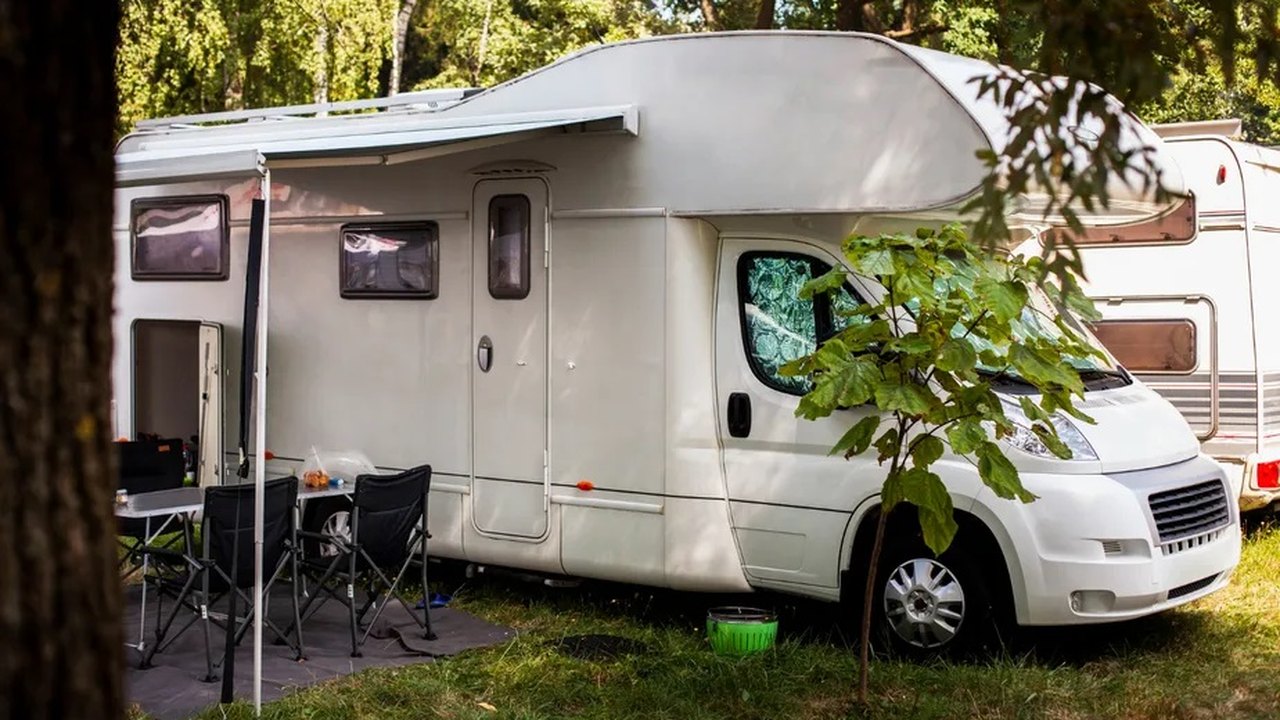 Nem 'hippies', nem nômades: família vive em motorhome na Califórnia por não poder pagar aluguel