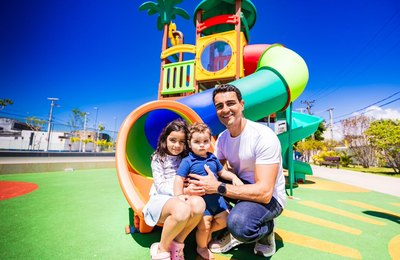 JHC visita Renasce Salgadinho com os filhos e destaca transformação ambiental de Maceió