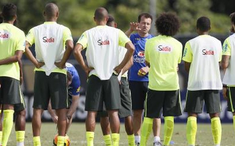 Dunga indica provável time titular para amistoso contra a Colômbia