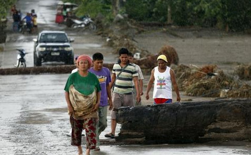 Número de mortos em tempestade nas Filipinas passa de 130