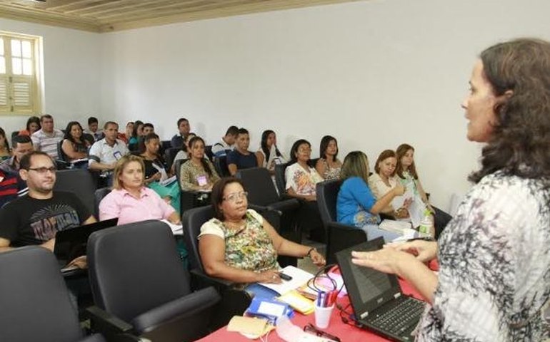 Governo dobra oferta de cursos profissionalizantes em Alagoas