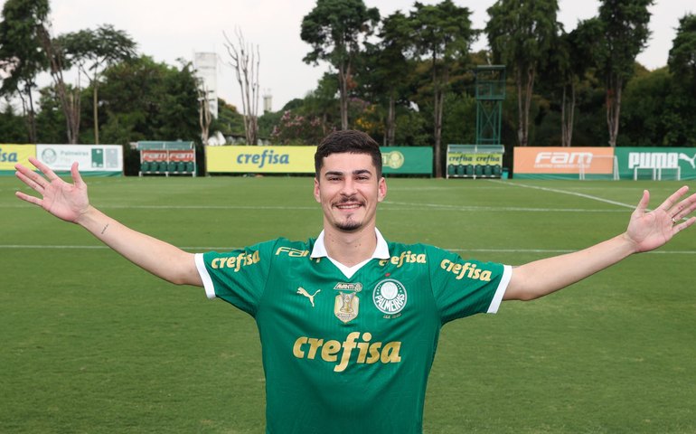Rômulo se apresenta ao Palmeiras e Endrick tem 'cronograma individualizado' em treino