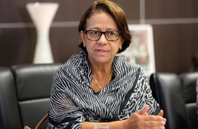 Juíza Fátima Pirauá conscientiza alunos de escola pública sobre abuso sexual